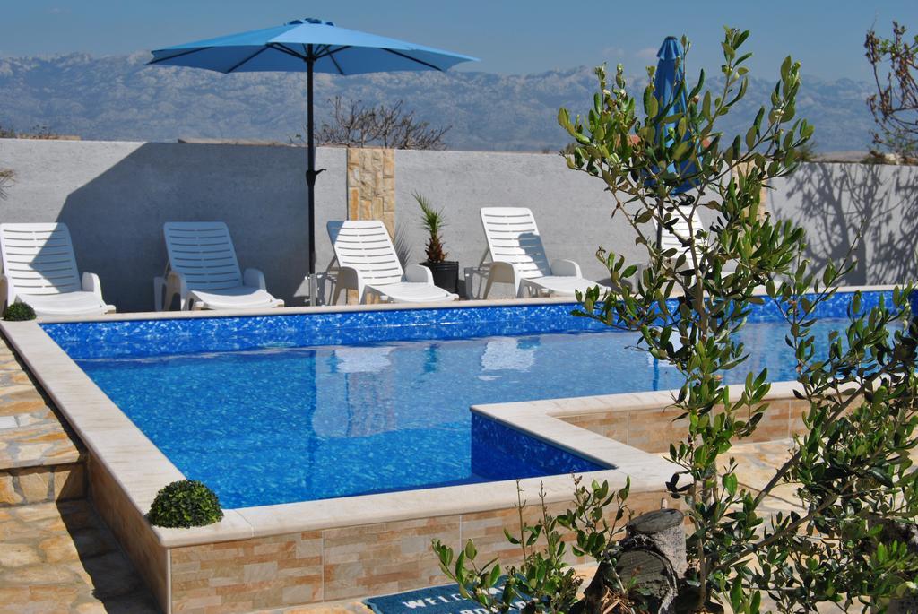 Апартаменты House With Swimming Pool Blue Diamond Повляна Экстерьер фото
